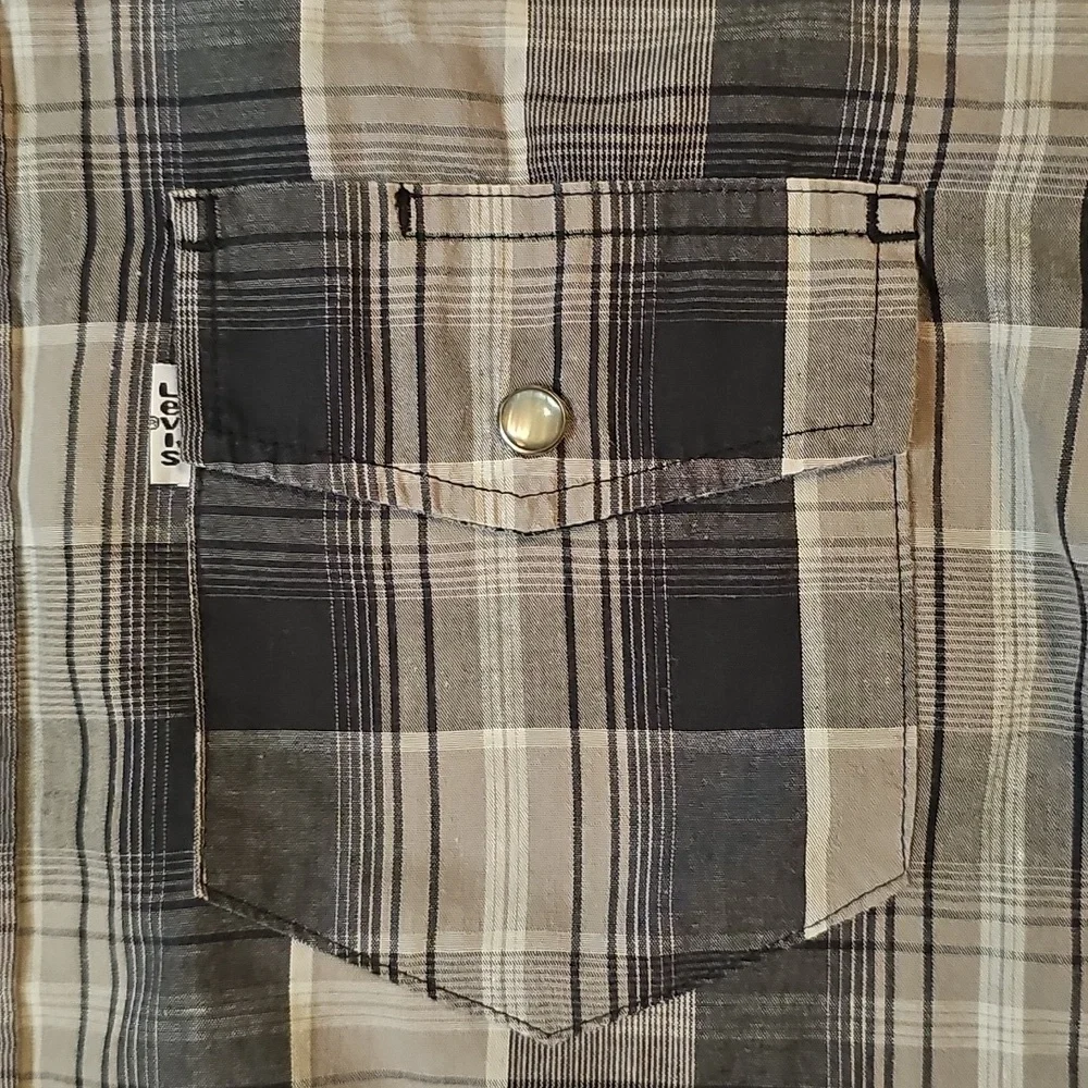 Levi's Modern long sleeve snap-up plaid shirt size S
